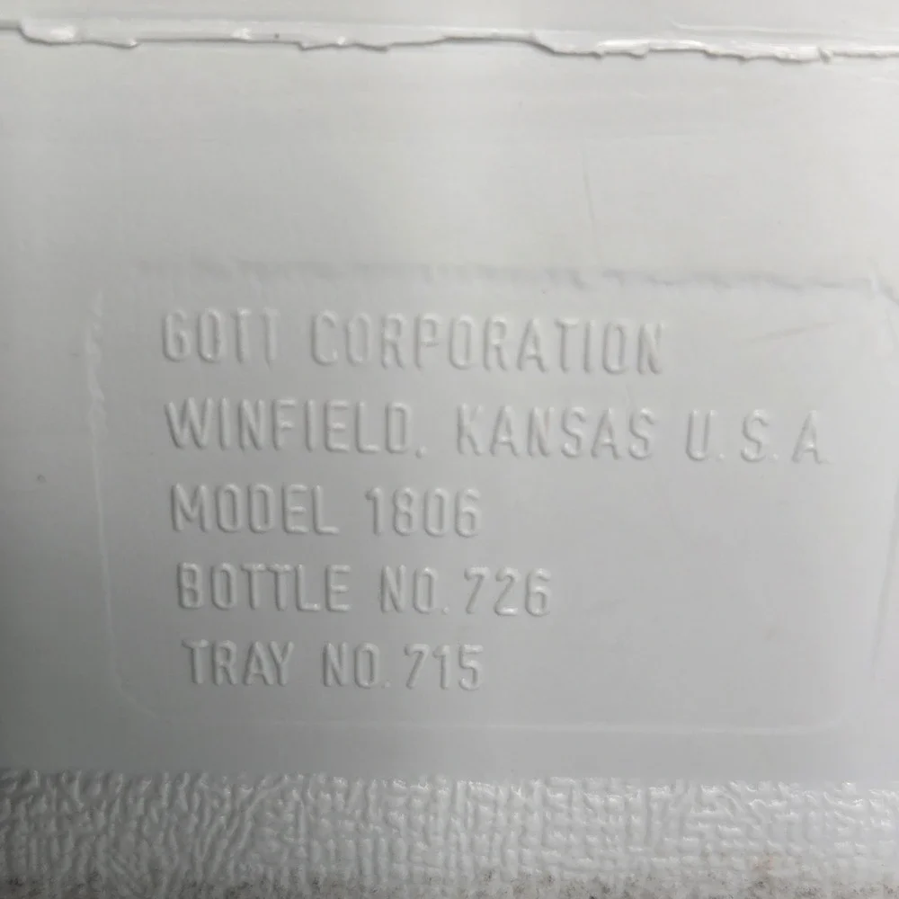 Vintage Rubbermaid Cooler Teal White with Refreeze Ice Pack Bottle lunchbox